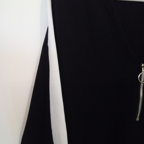 Max and Marcus Long Sleeve Zipper Front Pullover Crepe Top - Picture 6 of 10